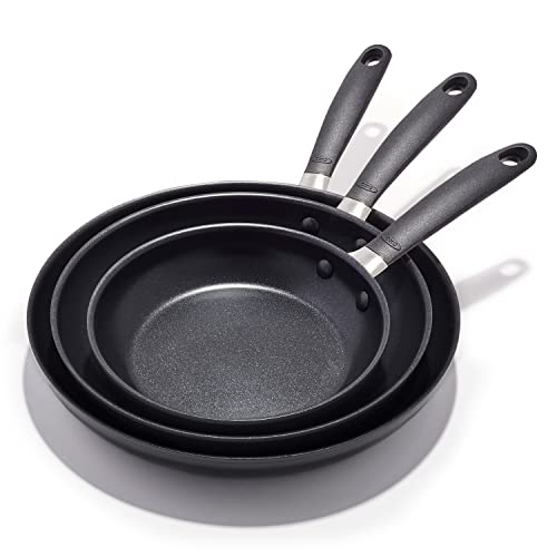 OXO Good Grips 8″ 10″ and 12″ Frying Pan Skillet Set, 3-Layered German Engineered Nonstick Coating, Stainless Steel Handle with Nonslip Silicone, Black