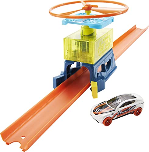 Hot Wheels Track Builder Drone Lift-Off Pack, Drone & Platform Snap onto Track, Cars Traveling Through Launch The Drone, with 1 Hot Wheels Car, Gift for Kids 6 Years Old & Up