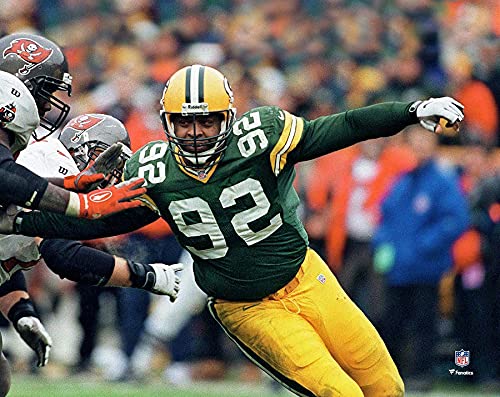 Green Bay Packers Hall Of Fame Defensive End Reggie White In Action! 8×10 Photo Picture.