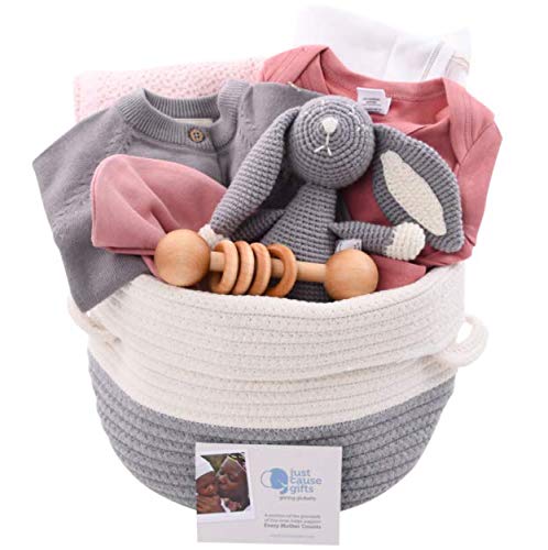 High End Organic Baby Gift Basket – Great for Group Shower Gifts – Filled with Newborn Essentials