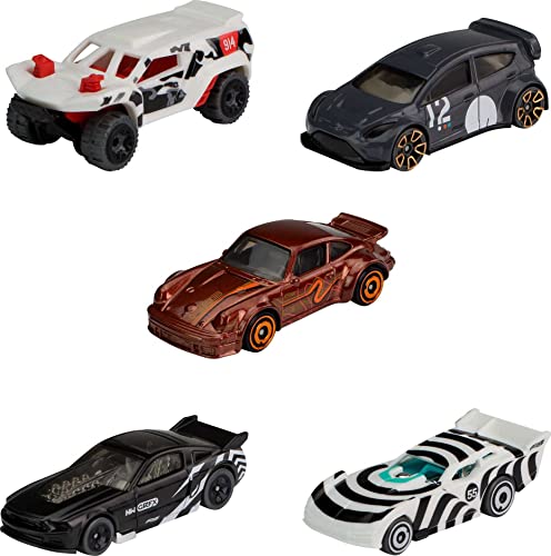 ​Hot Wheels Fast Pack Bundle with 15 Cars, 3 5-Packs of 1:64 Scale Racing Vehicles Themed Speed Blur, Nightburnerz & HW Flames, Gift for Collectors & Kids 3 & Up [Amazon Exclusive]