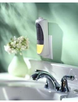 Sharper Image SI627 Ionic Breeze Plug-In Bathroom Air Purifier