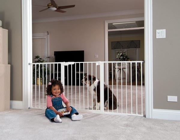 KidCo Gateway Pressure Baby Gate, Pressure Plus Technology, Easy Installation, No Tools Required, Adjustable Width, White, 37 Inch (Pack of 1), (G1000)
