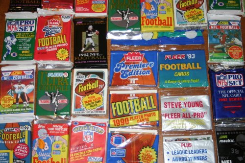 100 OLD FOOTBALL CARDS ~ SEALED WAX PACKS ESTATE SALE WAREHOUSE FIND! EVERY ORDER GUARANTEED TO INCLUDE A TOPPS PACK!
