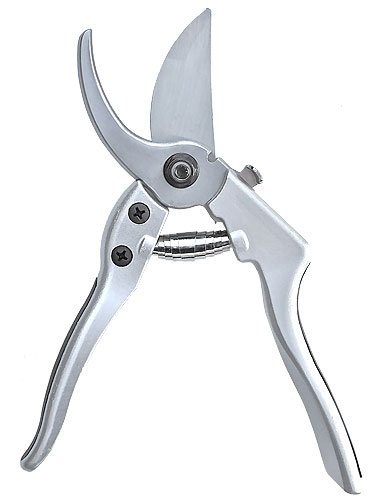 Woman’s Pro By-Pass Pruner – Spring Loaded Lock – Easy One Handed Open & Close Action – Opens With A Slight Squeeze – Closes With A Squeeze & A Thumb Lock Push Forward – Will NEVER Lock Accidentally!