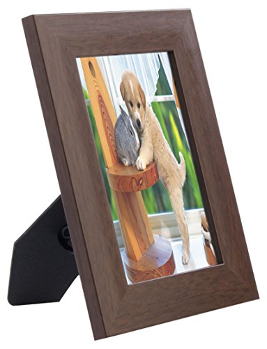 Displays2go Tabletop or Wall Mount Plastic Wood Picture Frames with Glass Lens, 4 by 6″, Brown Mahogany