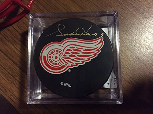 Gordie Howe Autograph Hockey Puck Official NHL Red Wings