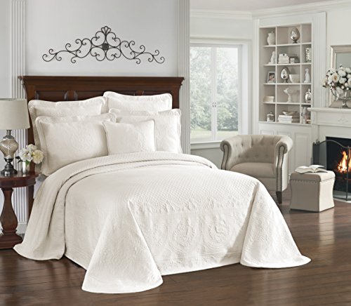 HISTORIC CHARLESTON King Charles Modern Farmhouse Floral Matelasse Bed Spread, Queen, Ivory