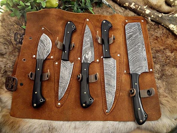 Custom made hand forged Damascus steel full tang blade kitchen knife set, Overall 45 inches Length of Damascus sharp knives (10.6+9.6+9.0+8.0+7.6) Inches, Leather suede sheath (Bull horn)