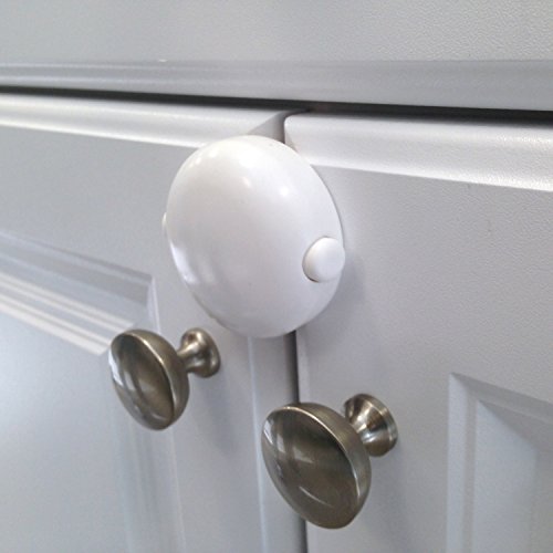 Qdos Adhesive Double Door Cabinet Lock – Easy One Handed Operation – Patented ZeroPinch Design – Only Fits Standard Framed Cabinets and Furniture – Baby Proofing Doesn’t Have to be Ugly | White