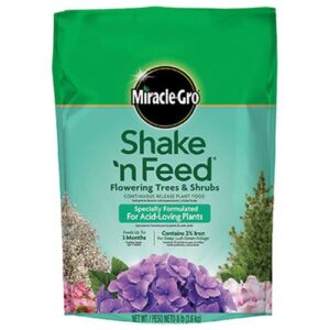 Miracle-Gro Shake ‘n Feed Continuous Release Plant Food for Flowering Trees and Shrubs, 8-Pound (Slow Release Plant Fertilizer)