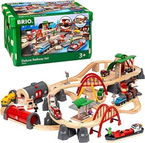 Brio World 33052 Deluxe Railway Set | Wooden Toy Train Set for Kids Age 3 and Up, Green