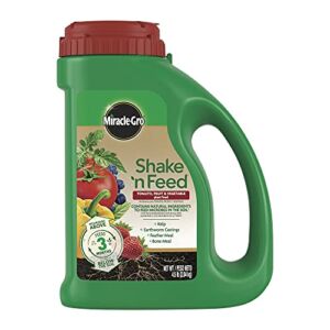 Miracle-Gro Shake ‘N Feed Tomato, Fruit & Vegetable Plant Food, Plant Fertilizer, 4.5 lbs.