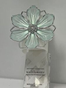Bath and Body Works Sweet Spring Flower Wallflower Fragrance Plug in Soft Green Bloom Does Not Light Up