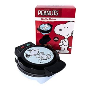 Uncanny Brands Peanuts Waffle Maker – Make Snoopy Waffles – Kitchen Appliance