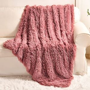 YUSOKI Pink Faux Fur Throw Blanket,2 Layers,50″ x 60″,Soft Fluffy Fuzzy Cozy Blanket for Women Girls Teens Sofa Chair Couch Bed Farmhouse Decrations Photoshoot Props