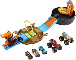 Hot Wheels Monster Trucks Stunt Tire Playset, Includes 3 Hot Wheels Monster Trucks & 3 Hot Wheels 1:64 Scale Vehicles, Gift for Kids 4 to 8 Years Old [Amazon Exclusive]