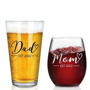 Modwnfy New Parents Gift, Mom & Dad EST 2022 Stemless Wine Glass and Beer Glass Set for Parents To Be Mom Dad Friend, Perfect Present for Mother’s Day Father’s Day Baby Shower Pregnancy Christmas