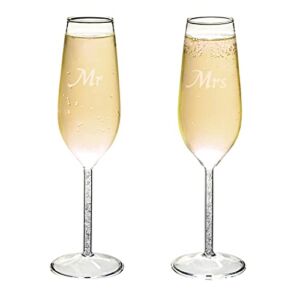 Juvale Set of 2 Mr and Mrs Champagne Toasting Flutes for Bride and Groom, Wedding Wine Glasses for Newlyweds, Engagement Gifts